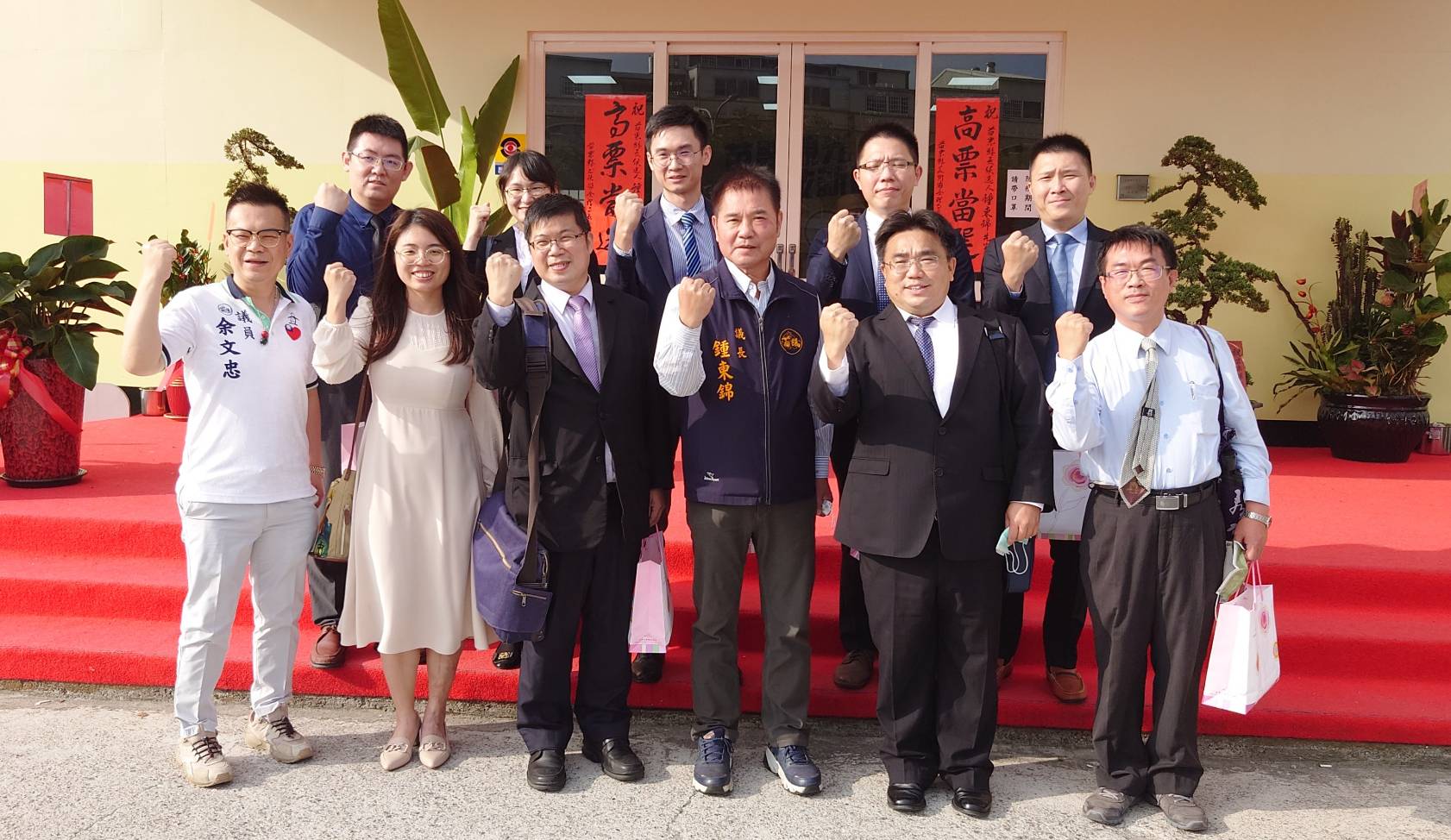 鍾東錦反擊選舉奧步 總部律師團正面迎戰 守護苗栗藍天