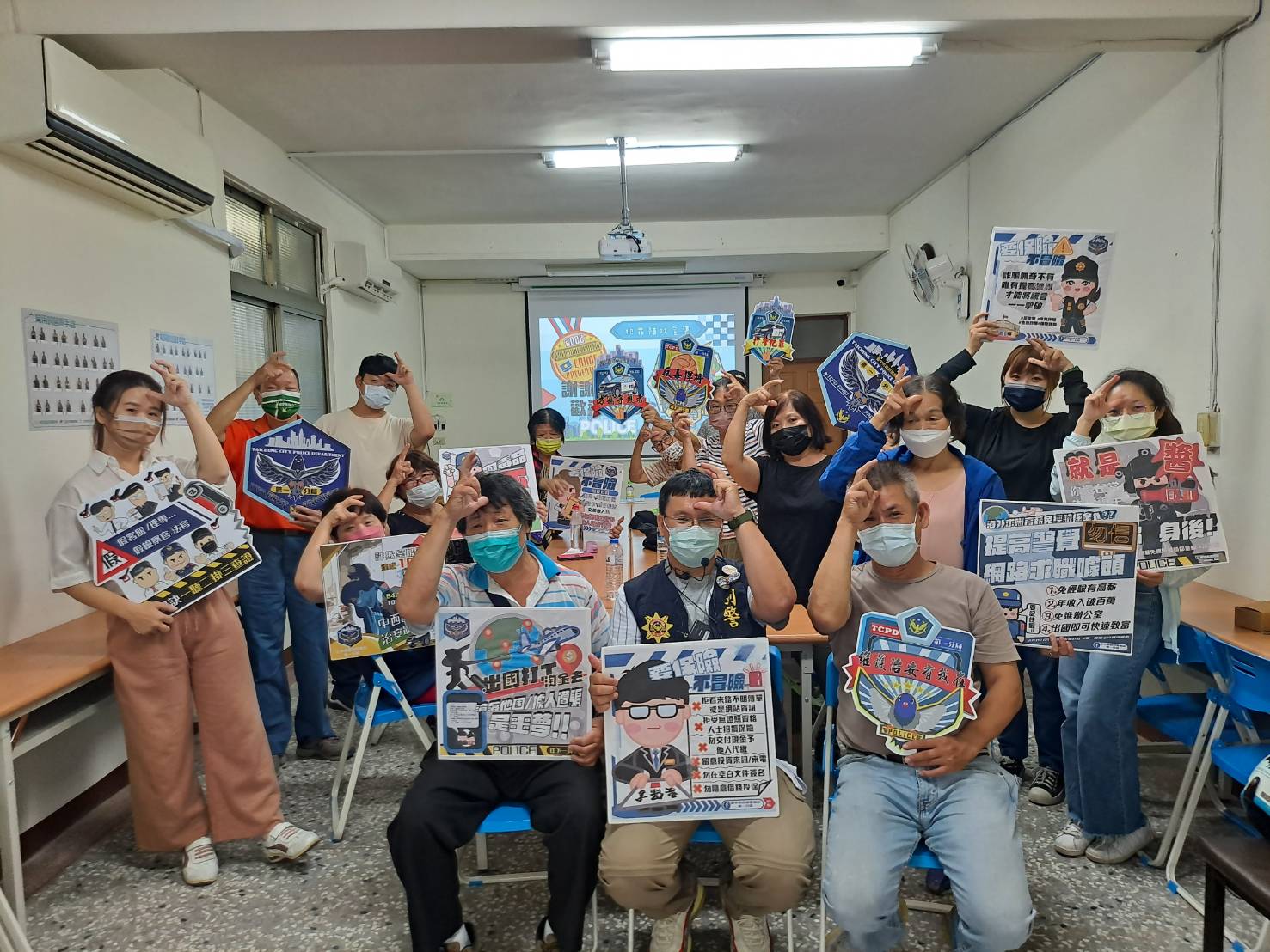 圖片說明:中市警一分局於日前與聾人協會攜手合作,為了防止詐騙集團危害聾朋友,安排一場「無聲音犯罪預防宣導」,統整時下發生之詐騙案例。(記者謝榮浤翻攝)