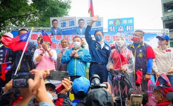 參加桃園平鎮國旗屋國慶升旗 張善政：明年全桃園掛滿國旗