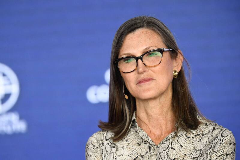 方舟女股神致聯準會公開信全文|通膨及就業率為落後指標,升息決定令人意外