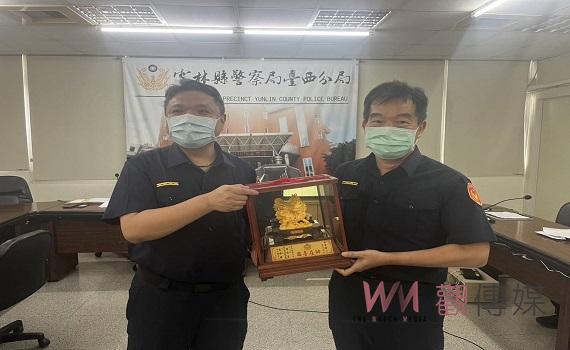 臺西警分局主任39年榮退 警長代表送祝福