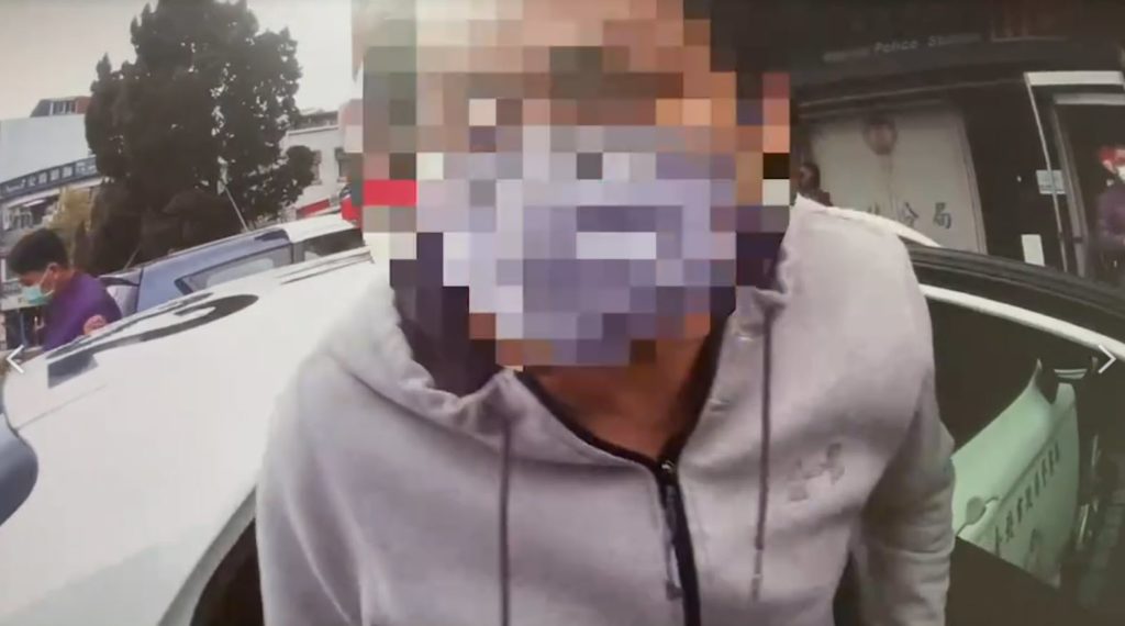 丘嫌對持有及吸食毒品均坦承不諱,另經查丘嫌同時有多項通緝在案