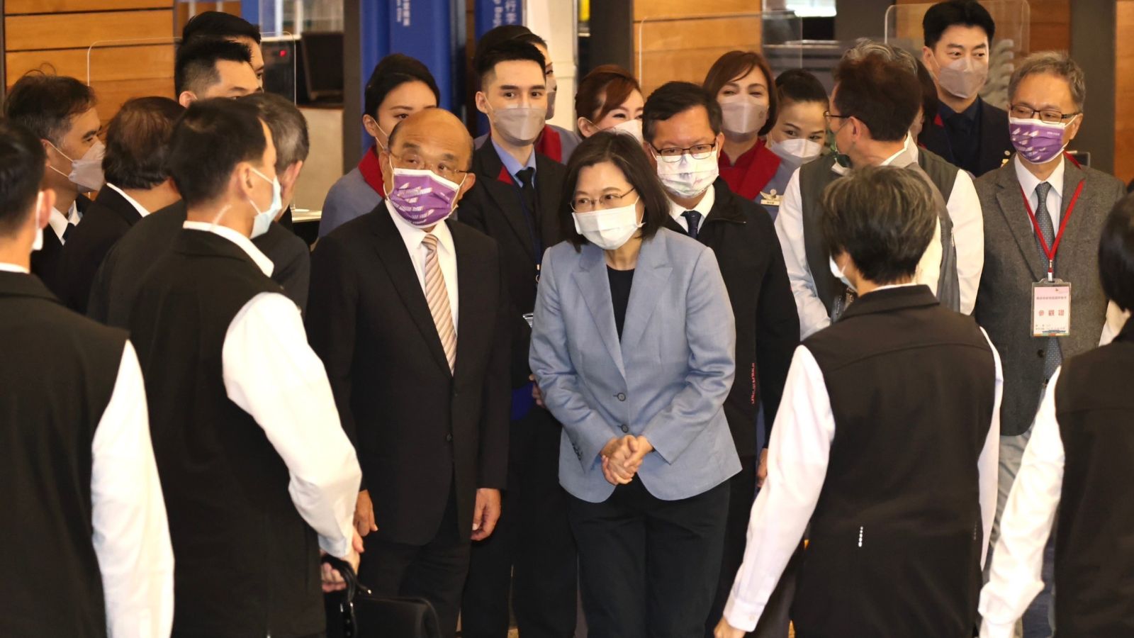 總統蔡英文、行政院長蘇貞昌前往桃園機場視察。林啟弘攝