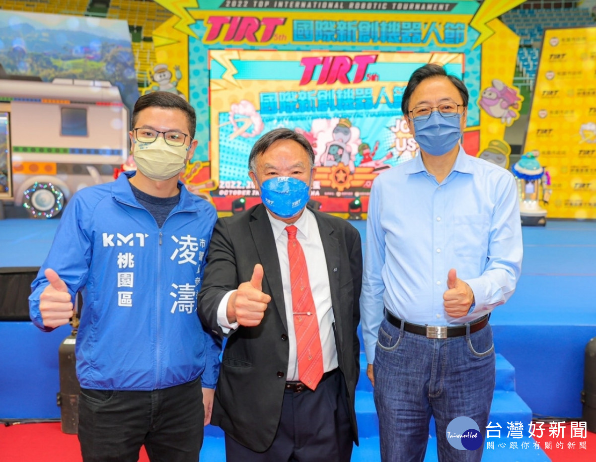 國民黨桃園市長候選人張善政出席國際新創機器人節開幕記者會。