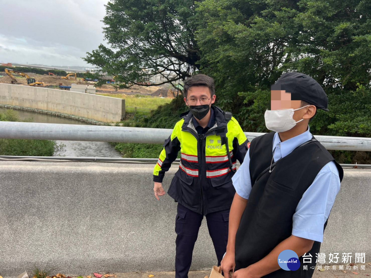 男子探視生的父親後心情鬱悶，大園警方獲報後到場關懷勸說。