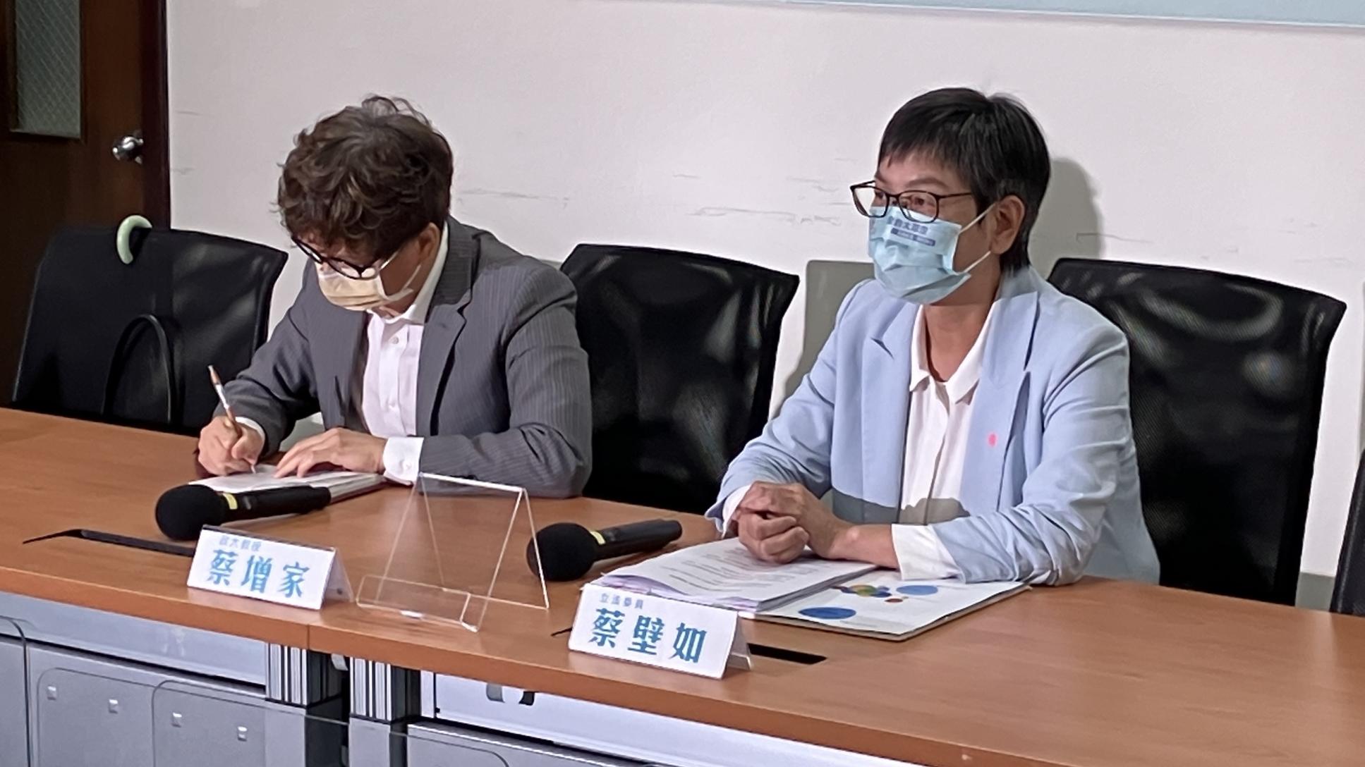 面對碩士學位遭撤銷，蔡壁如出面說明，強調德明科大應提供學倫會完整決議書，若引述不當屬實，將會辭去立委職位。楊政凱攝