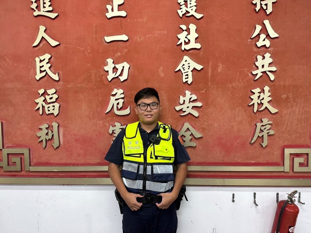 文一警守護社區安全，警員林于禮，送迷途老嫗平安歸