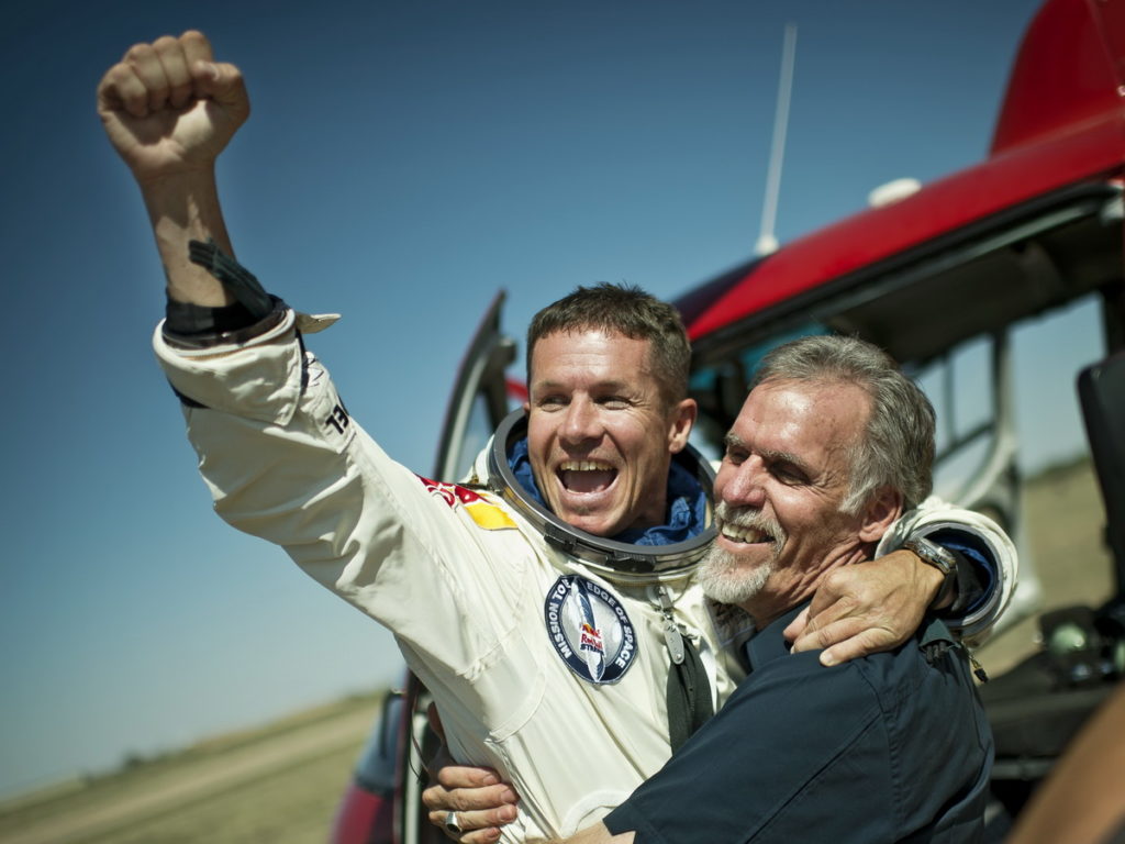 奧地利跳傘運動員Felix Baumgartner完成Red Bull Stratos平流層計畫的太空跳傘任務,從39公里高跳_『Red Bull提供』