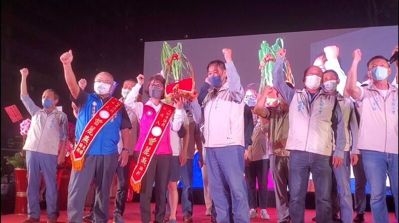 漾新聞|影》「阿姑議長」曾麗燕五度五關 大咖雲集7千民眾力挺