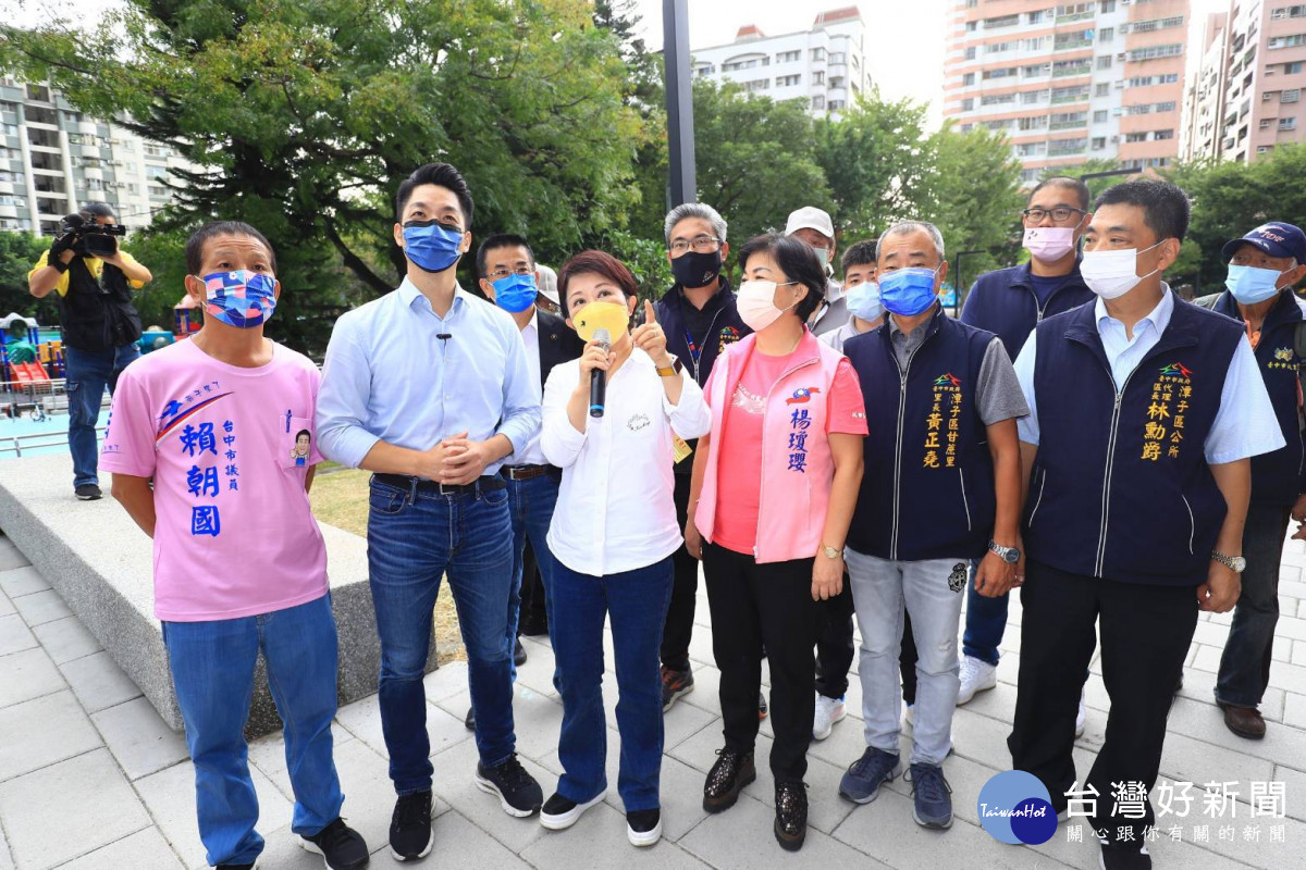立委蔣萬安參訪潭子國民暨兒童運動中心,並肯定台中市長盧秀燕推行全齡運動成果。