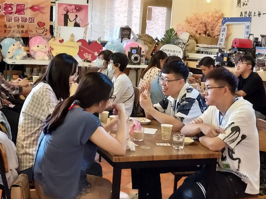 共飲咖啡聊天說地，增進彼此認識