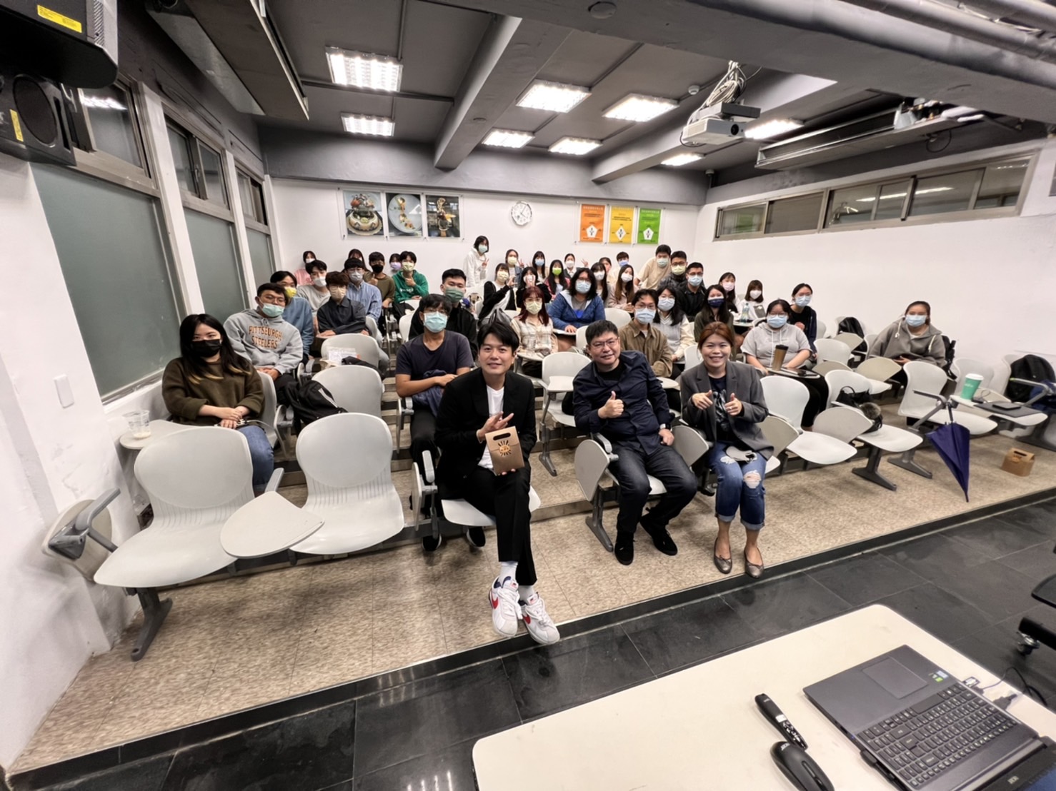 愛吃到「斜槓」實踐大學老師!李易分享自創餐飲品牌心路歷程 52 S 411582583 複製