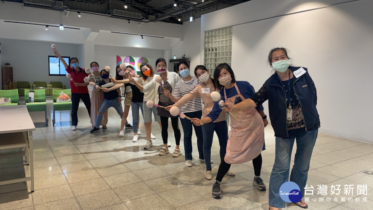 桃園市新住民家庭服務中心辦理支持方案-「深植你心,新心相印」活動,使新住民看見自我能力及優勢。