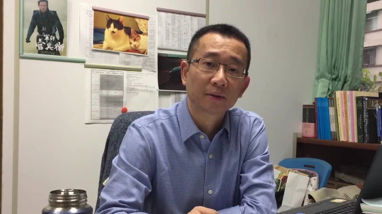 屏東地院法官曾士哲要求屏東縣府教育處，積極檢討及改善對代理教師職務訓練保障不足之處。翻攝畫面