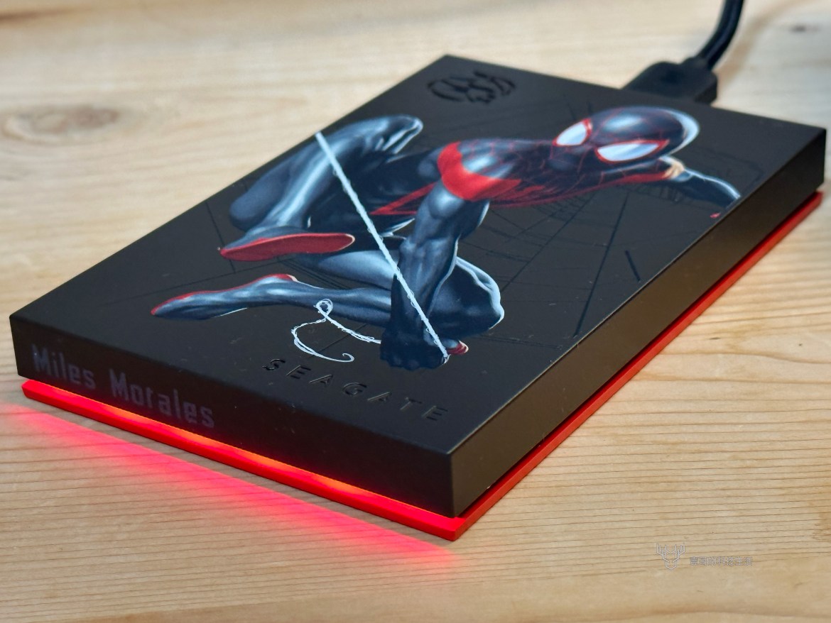 Seagate 和漫威聯名的Spider-Man FireCuda蜘蛛人特別版開箱實測