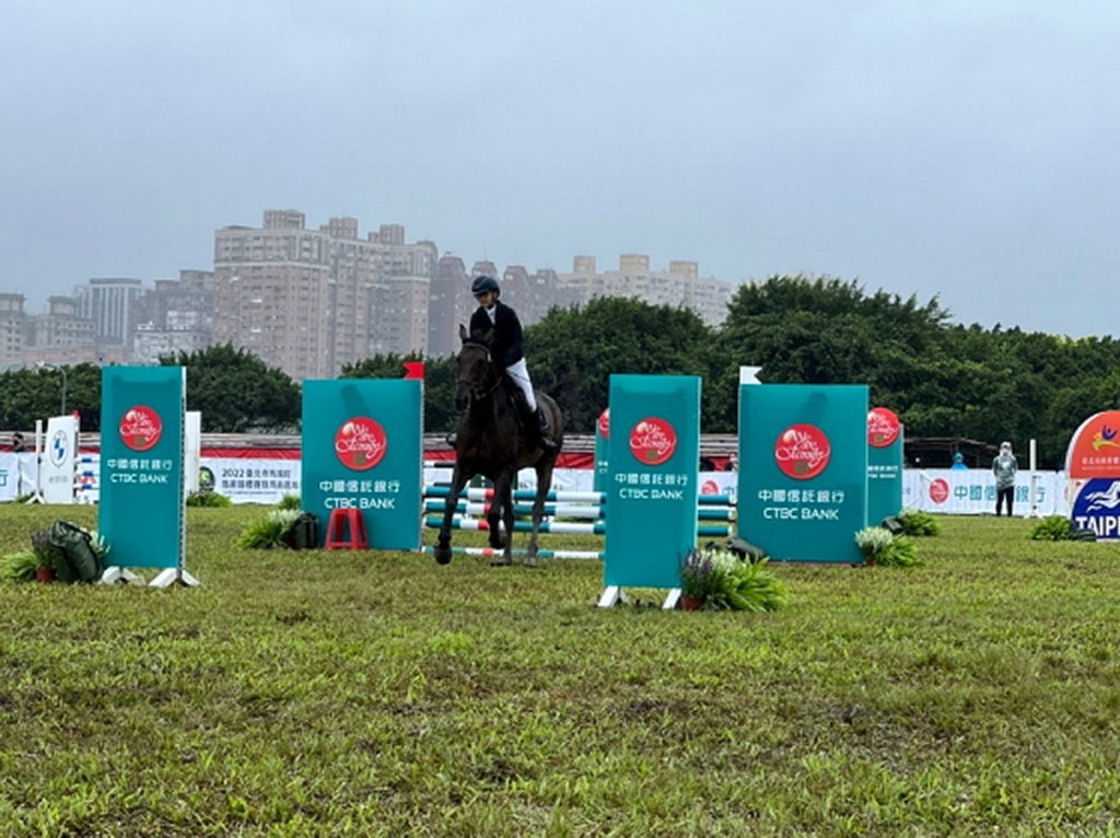選手朱詠琳獲得80公分級雙冠軍。(司格特運動行銷提供)
