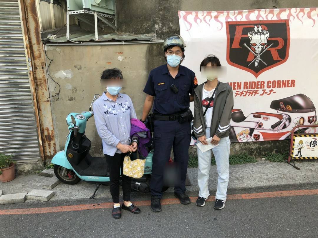▲機車發不動牽至機車行修理?原來婦人牽錯別人機車! 驚動人民保母「破烏龍竊案」 (圖/台中市警察局 提供)