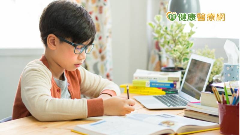 從「小」近視 醫:度數恐增加越快