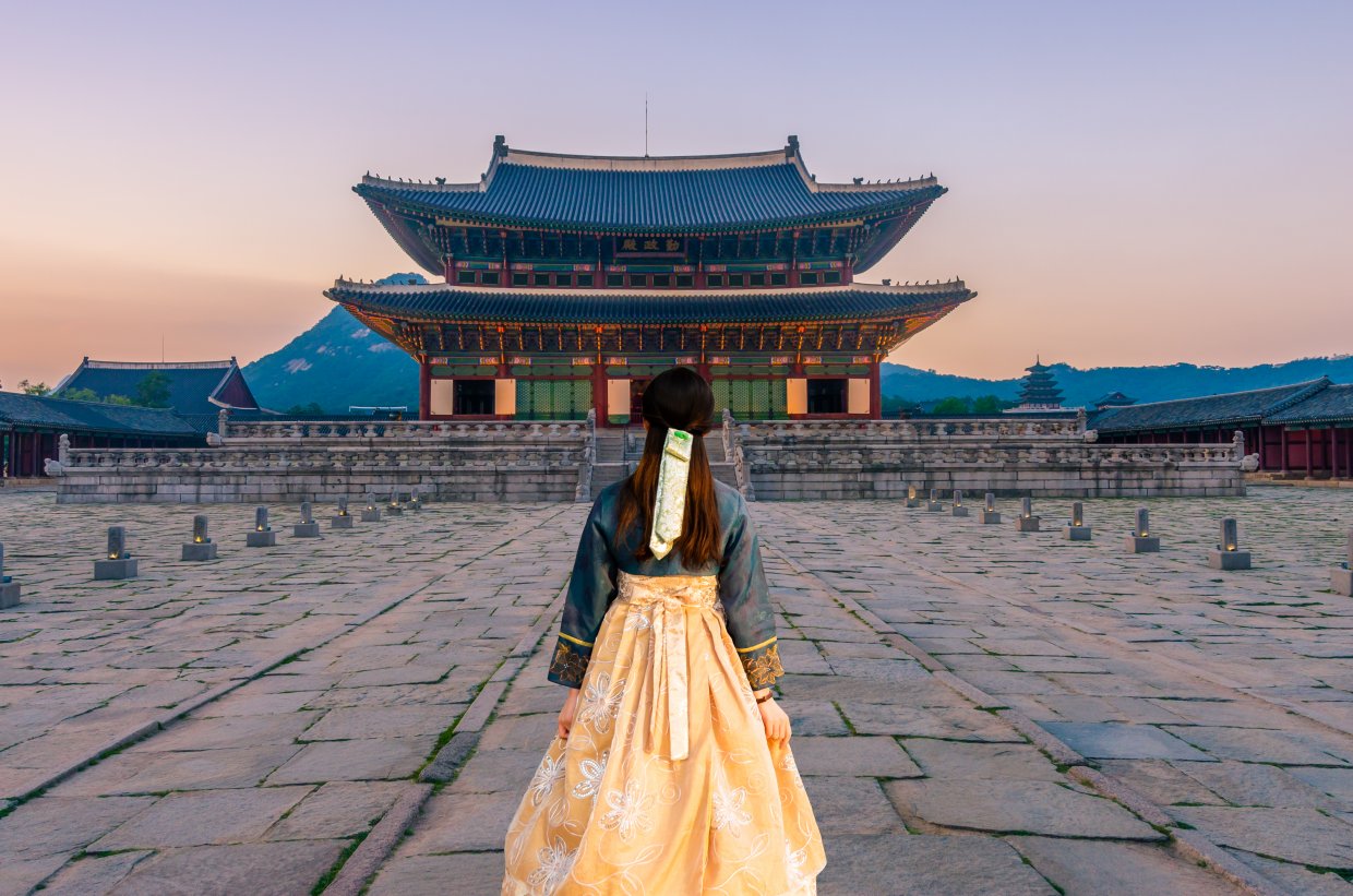 Korean,National,Dress,At,Gyeongbokgung,Palace,Seoul,south,Korea