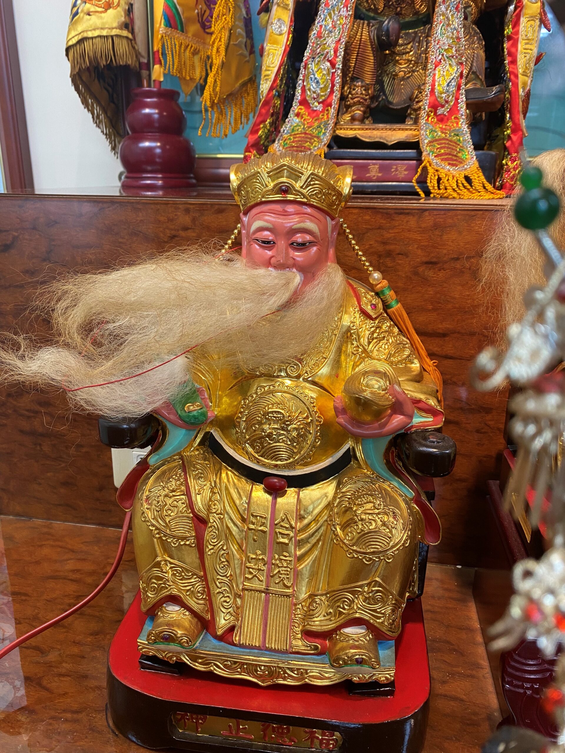 土地公神像鬍鬚遭竊嫌扯飛