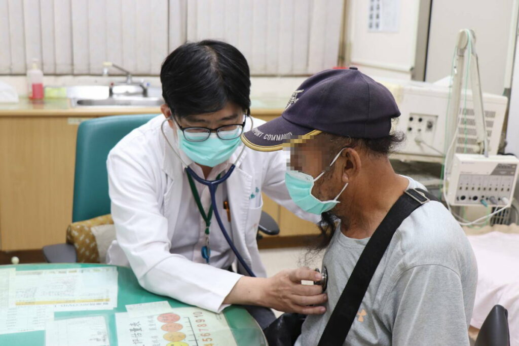 葉醫師看診示意照,非當事者。