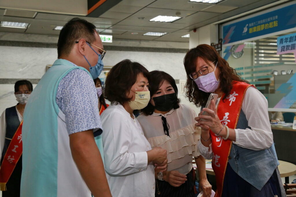 1111020_嘉有社企女力崛起 創業營業登記 