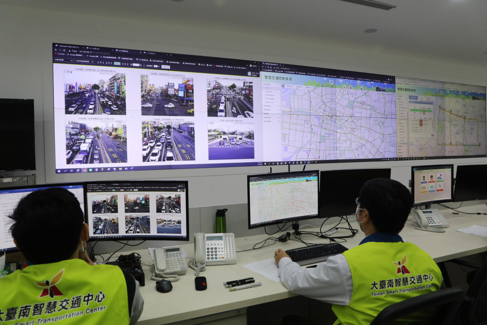 改善台南市區交通 停車位、公車、捷運三箭齊發 12 大台南智慧交通中心透過AI和即時影像等科技管理易壅塞路段