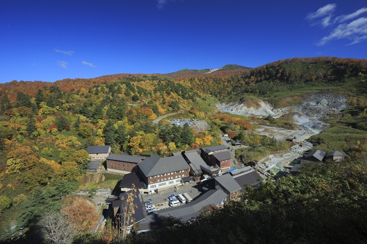 日本東北自駕追楓還有這一條！秋田玉川溫泉紅葉秘境