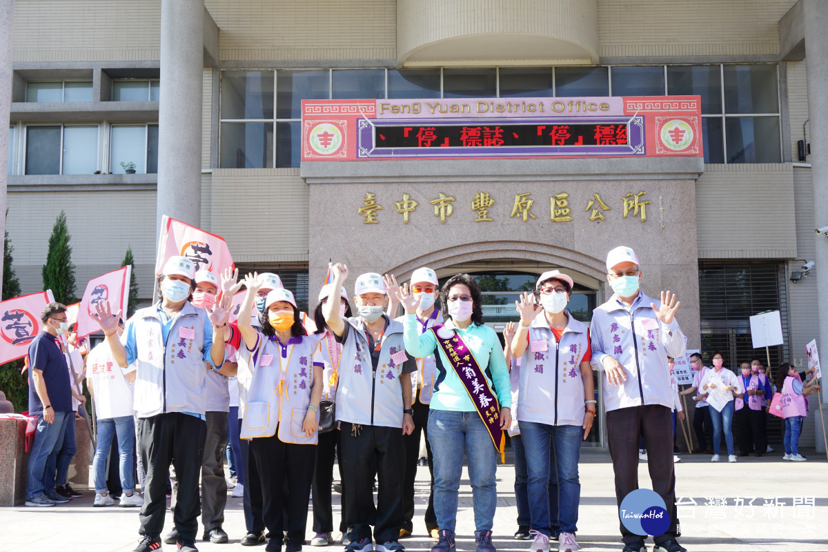 前台中市議員翁美春捲土重來，抽中5號喊出「五夠讚！五夠力！」