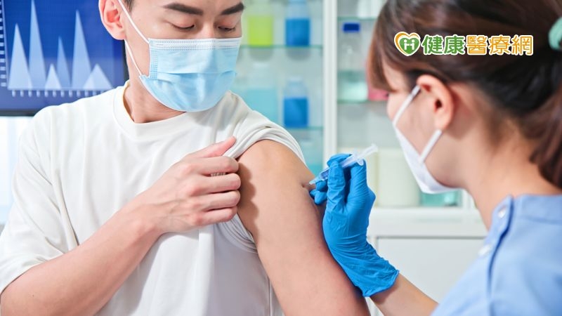 防百日咳無症狀傳染,醫籲準爸爸接種疫苗同樣重要!