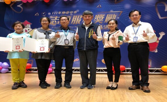 台中文學館與大墩文化中心志工服務 雙雙獲頒績優團隊獎