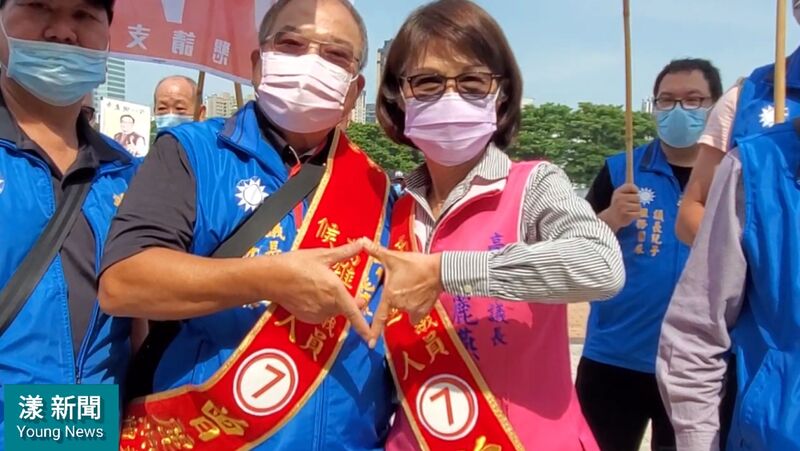 影/曾麗燕議長抽中7號與先生比出手勢「愛心」要用愛繼續聞聲救苦/漾新聞