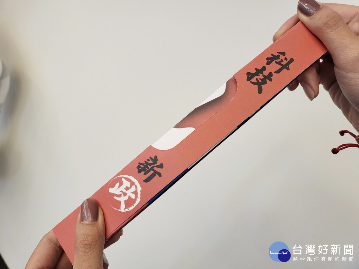 國民黨桃園市長候選人張善政北區競選總部成立大會,現場將發送最新的小物「擇善固執」。