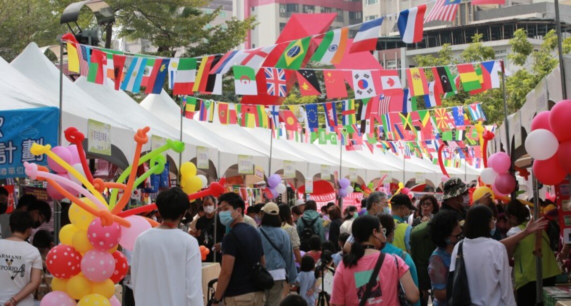 民政局攜手22個NGO團體辦理新住民繽紛多元文化市集     不出國也可體驗異國風情