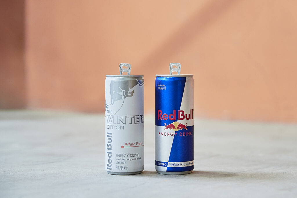 Red Bull推出冬季限定新品-Red Bull Winter Edition白桃風味,香甜好喝並帶給你滿滿能量,給你的冬天一對翅膀