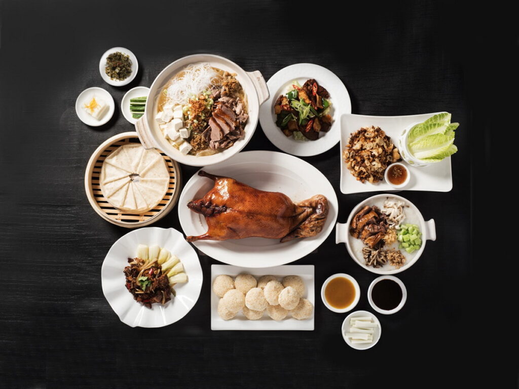 台北六福萬怡酒店旗下3家餐廳超值美食「美食通用餐券套票組(10張_套)」每套5,500元,可於敘日全日餐廳、粵亮廣式料理、大廳酒吧依不同張數兌換指定餐點,大啖星級美饌(圖/六福旅遊集團提供)