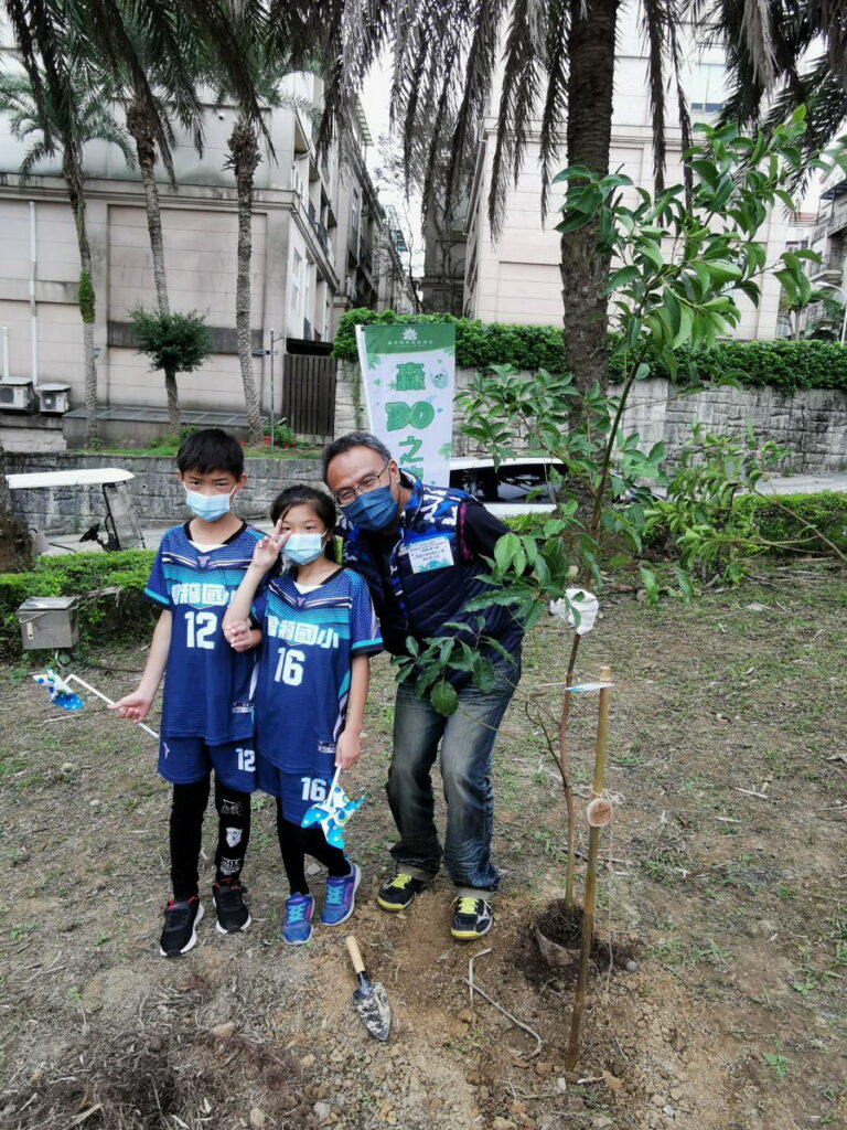 邀請桃園市政府、桃園市議會、學校師生，社福團體，在這天ㄧ起種下台灣最真珍貴且值得紀念的牛樟樹開始，宣示共同邁向淨零而努力，拋磚引玉，創造多赢，為環境「淨」一份心力。