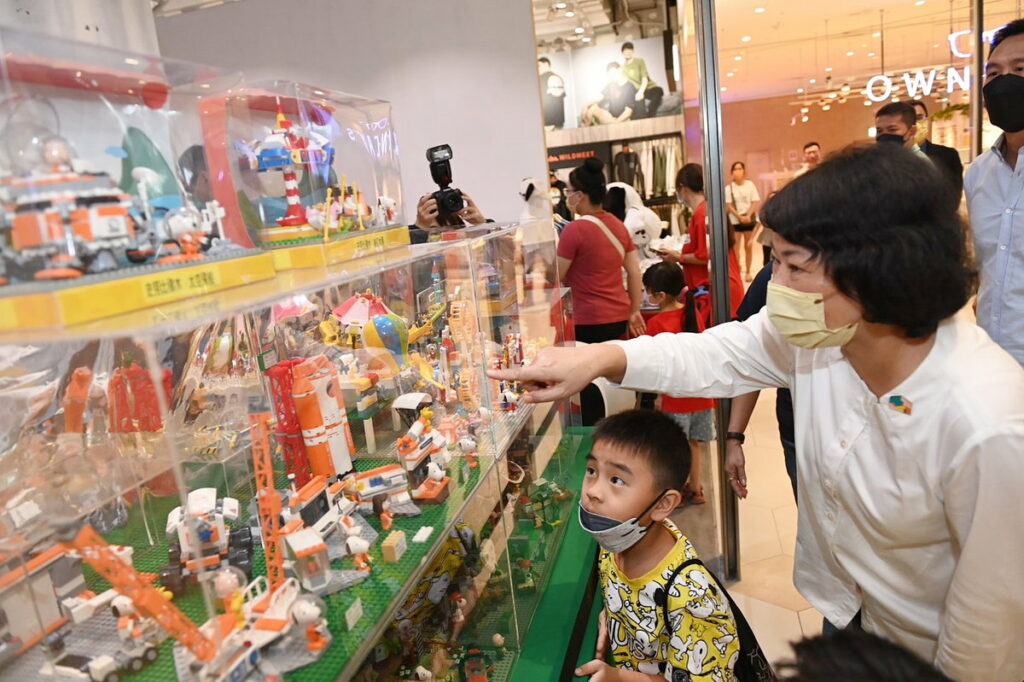 市長參觀史奴比快閃店