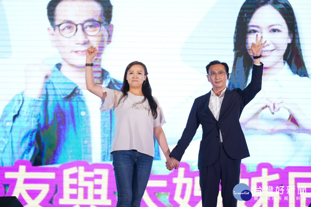 桃園市長候選人鄭運鵬與桃園市長鄭文燦先後參加桃園市議員舉辦的競選總部與後援會成立大會。<br /><br /> <br /><br /> 