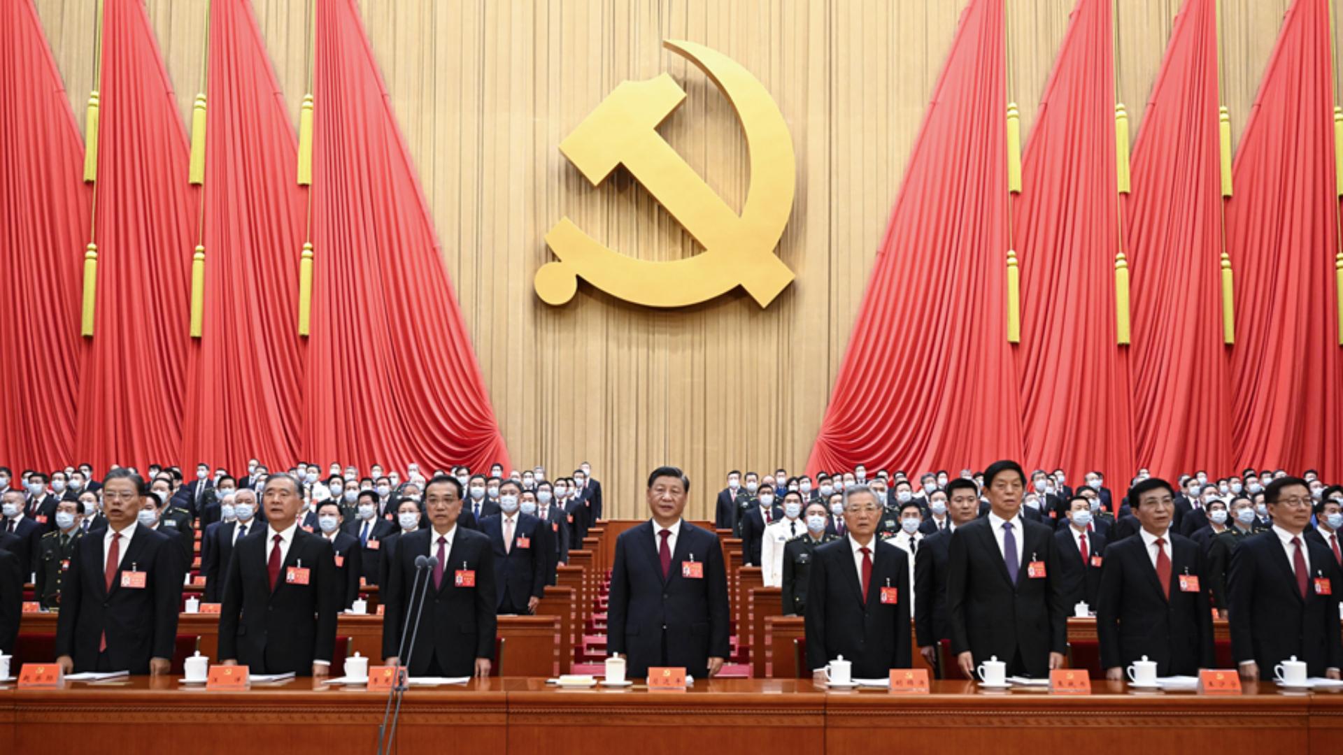 中共二十大閉幕,總書記習近平(前排中)勢力將進一步擴大。 翻攝央視直播畫面