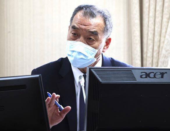 國防部長邱國正說,他已要求外離島指揮官「人在島存」。林啟弘攝