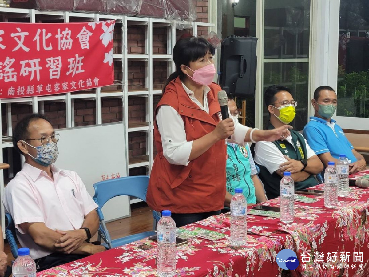 蔡培慧與客家團體座談，拋客家文化政見。