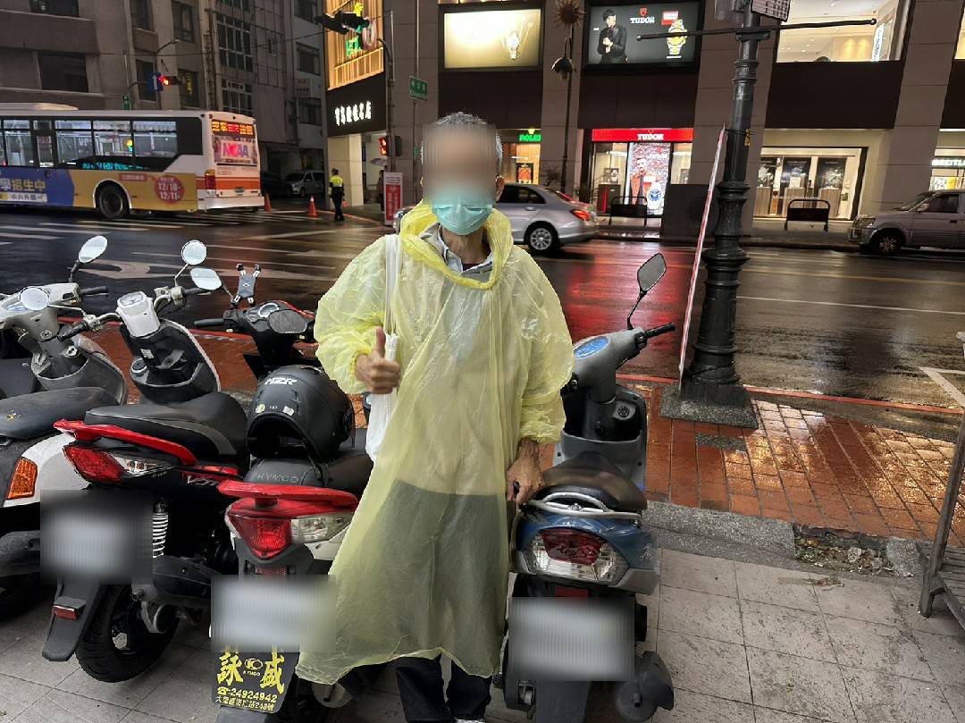 ▲陳男參與「鈴蘭通」後卻找無機車!員警冒雨穿梭周遭街道巷弄尋獲 (圖/台中市警察局 提供)