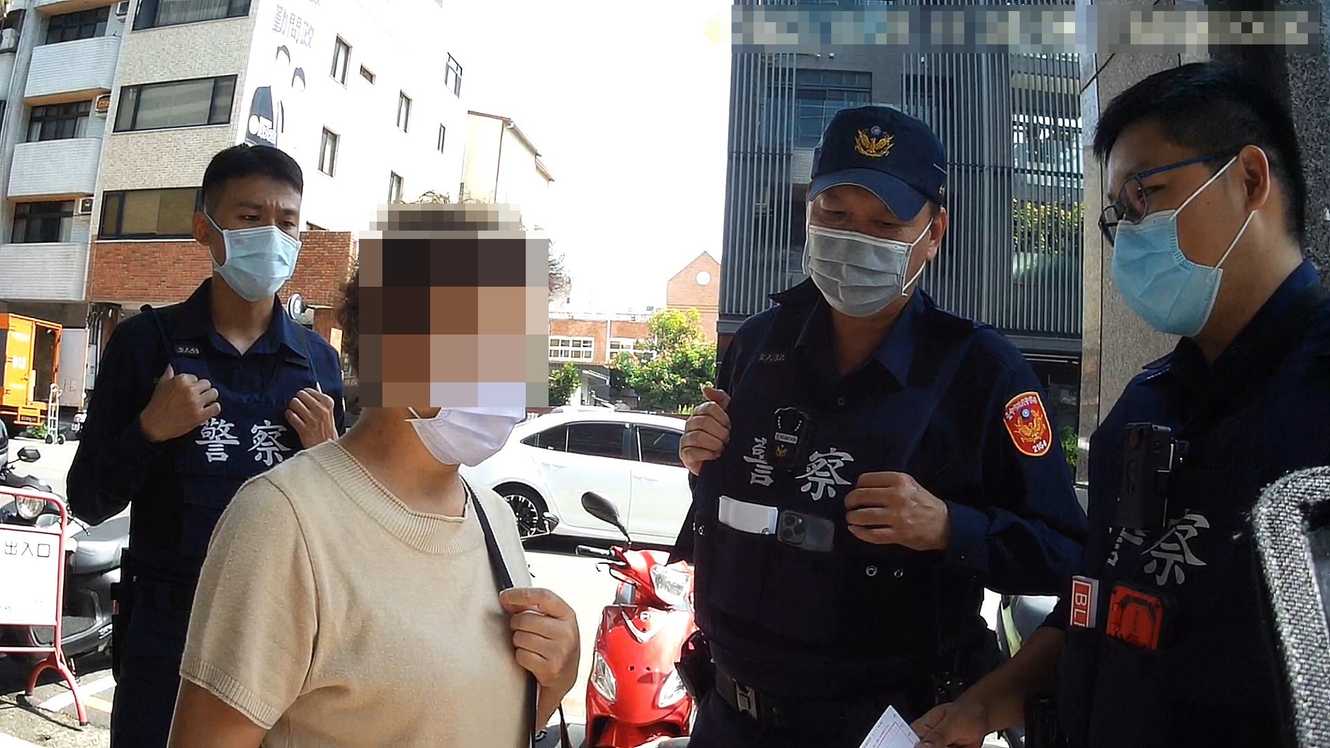 圖片說明:臺中市政府警察局第二分局再展「警銀聯阻防詐」成效,成功阻詐保住七旬王姓婦人老本。(記者林㤈輝翻攝)