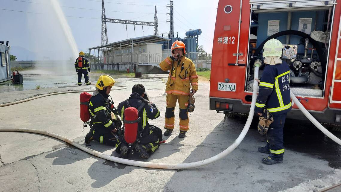林邊消防分隊辨理城市電業升壓站火警搶救演練/波新聞