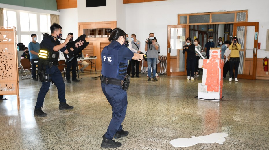 ▲員警模擬演練使用的人型靶 (圖/苗栗縣警察局 提供)
