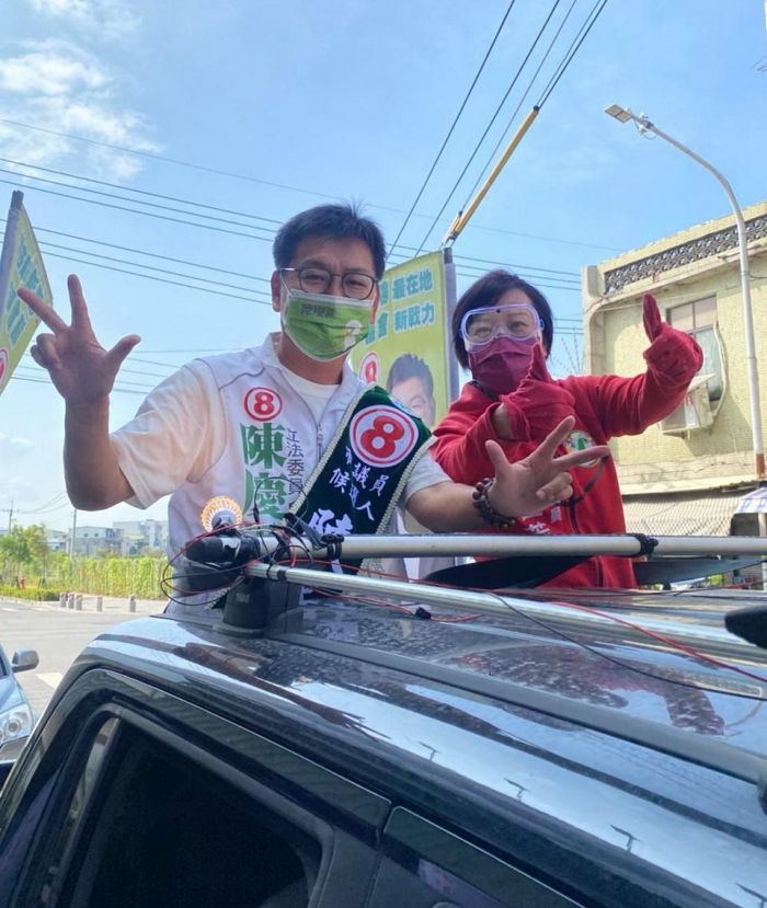 劉世芳推薦陳慶鴻:「支持8號讓大岡山發!發!發!」