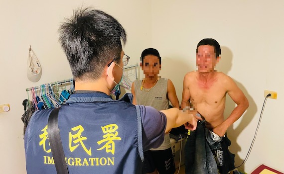 移民官展現執法決心 讓10躲山區的失聯移工驚訝遭逮