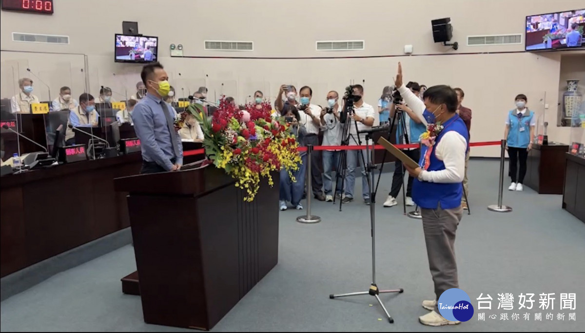 台南市副議長林炳利過世後,民進黨團決定不推派人選,想要技術性流會,反而被國民黨籍的李文俊突襲成功。(讀者提供)
