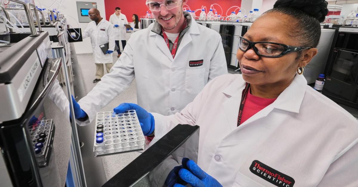 1200-Thermo-Fisher-20191202-Greenville-Model-lab_DSCF9377